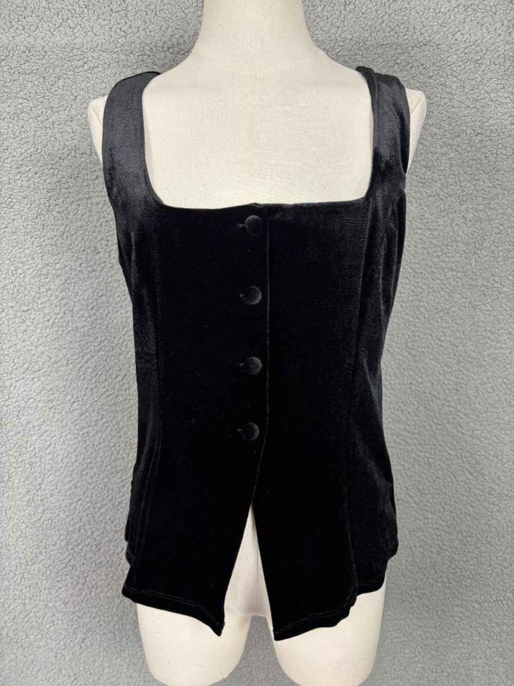 Forever 21 Women's Black Velvet Tank Top  Button Front Detail Size Large NWT's.